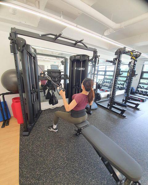 Mang thai tuổi 39, hoa hậu Honey Lee vẫn tích cực giữ dáng-2