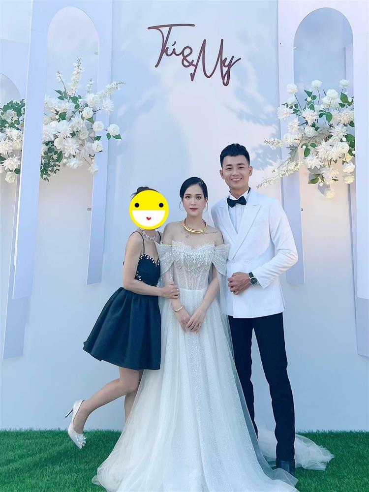 Quang Hai's ex-boyfriend shows his face clearly in the engagement ceremony-3