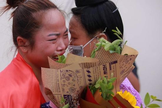 Giọt nước mắt của cô gái dân tộc Thái sau tấm HCV đặc biệt