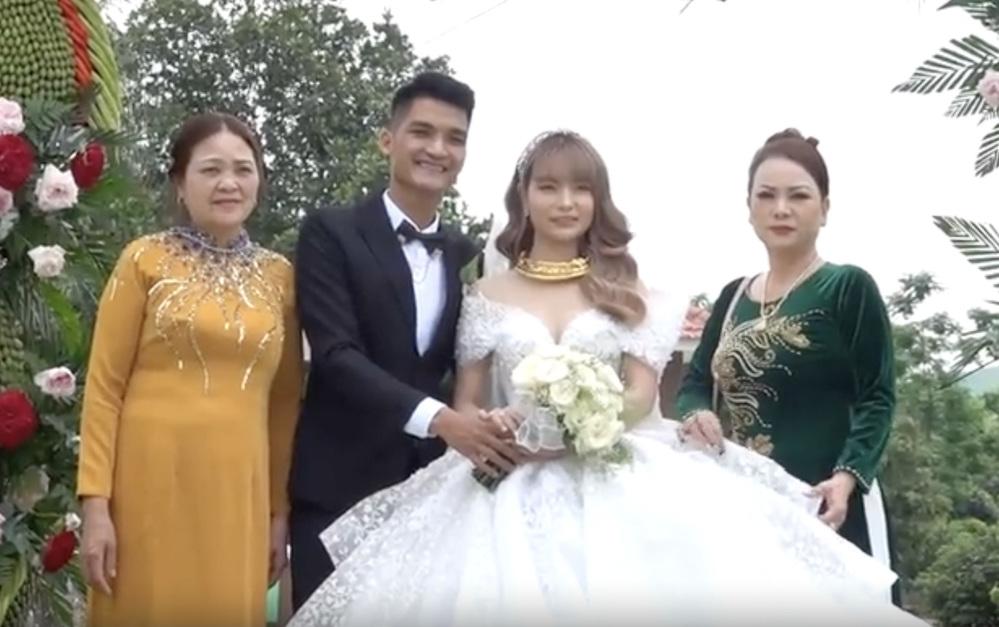 Vừa đám cưới, vợ Mạc Văn Khoa xót xa báo gia đình có mất mát lớn-3