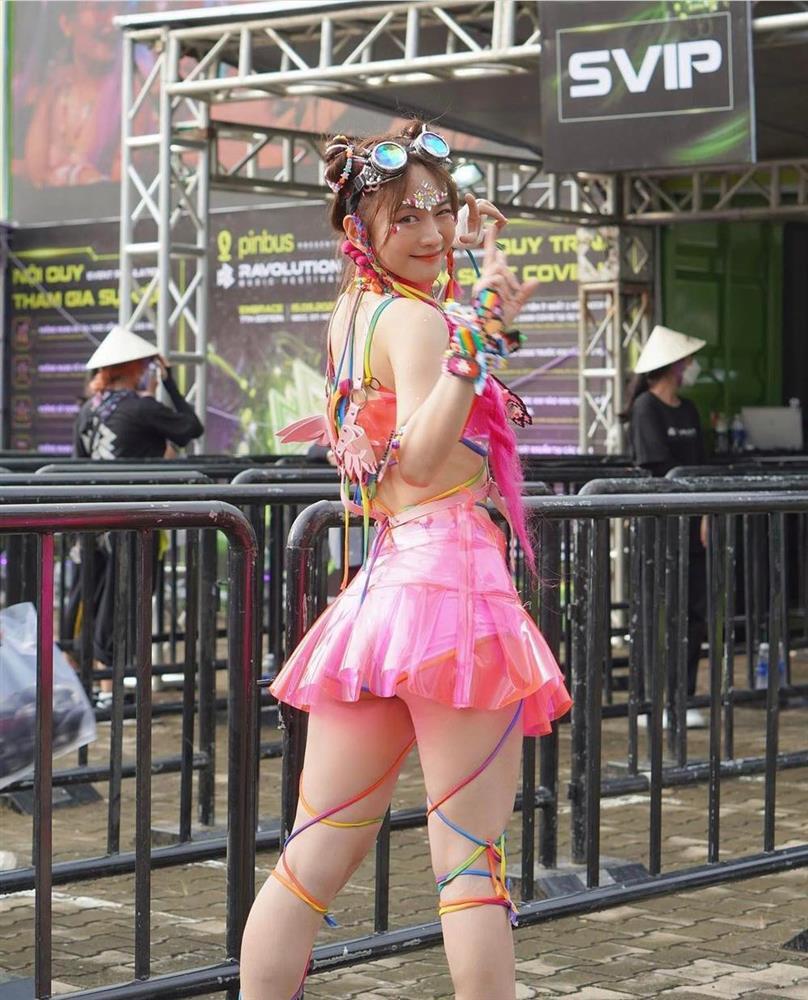 Lê Bống bị bóc ảnh cam thường khác xa ảnh sống ảo-2