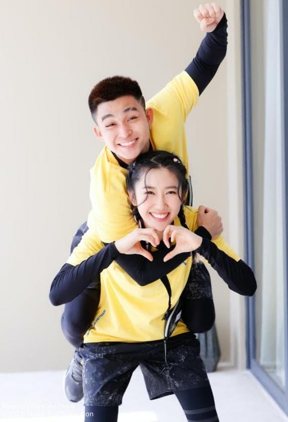 Thúy Ngân liên tục mặc đồ đôi với Jun Phạm: Hint hẹn hò chăng?-4