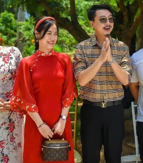 Lâm Vỹ Dạ mặc kém duyên đi đám cưới lấn át bà xã Mạc Văn Khoa-6