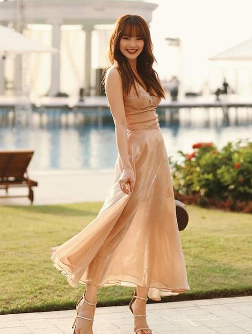 Mỹ nhân Việt 10 điểm thanh lịch nhờ mix đồ màu be đi ăn cưới-1