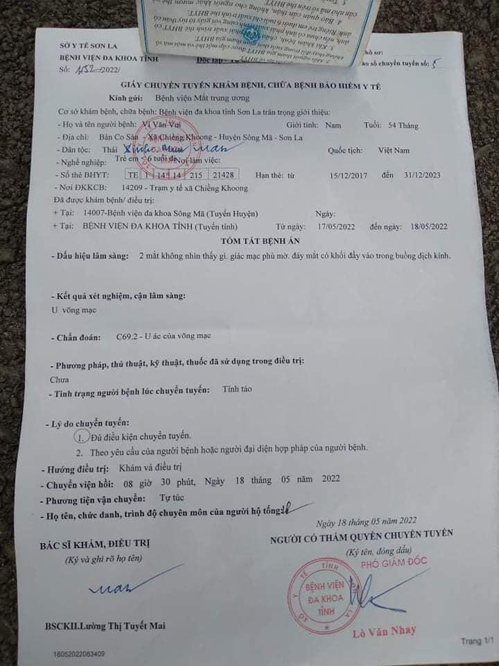 Bố mẹ dân tộc thiểu số đưa con đi khám ung thư bị taxi chặt chém-2