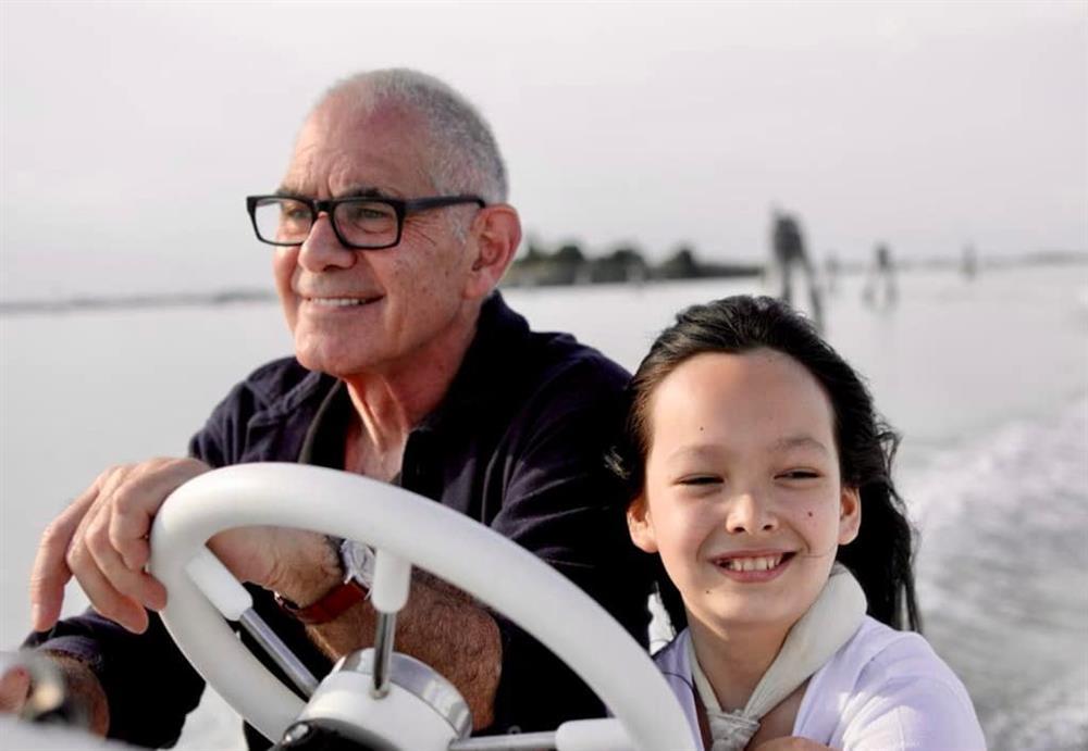 Sao Việt hôm nay 19/5: Lý Nhã Kỳ gặp sự cố trước giờ thảm đỏ Cannes-6