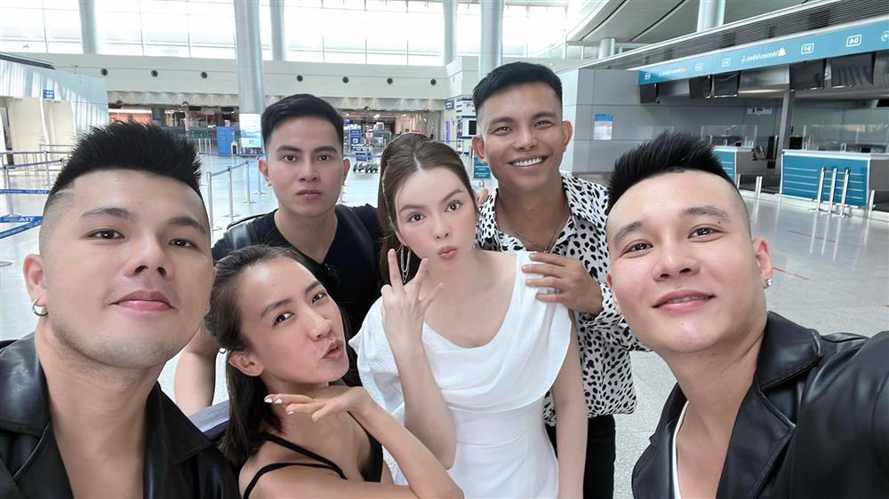 Sao Việt hôm nay 19/5: Lý Nhã Kỳ gặp sự cố trước giờ thảm đỏ Cannes-1