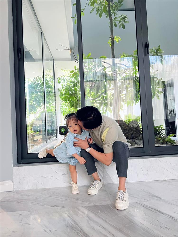 Đàm Thu Trang nói gì khi con gái bị chê mồm xấu giống mẹ-2