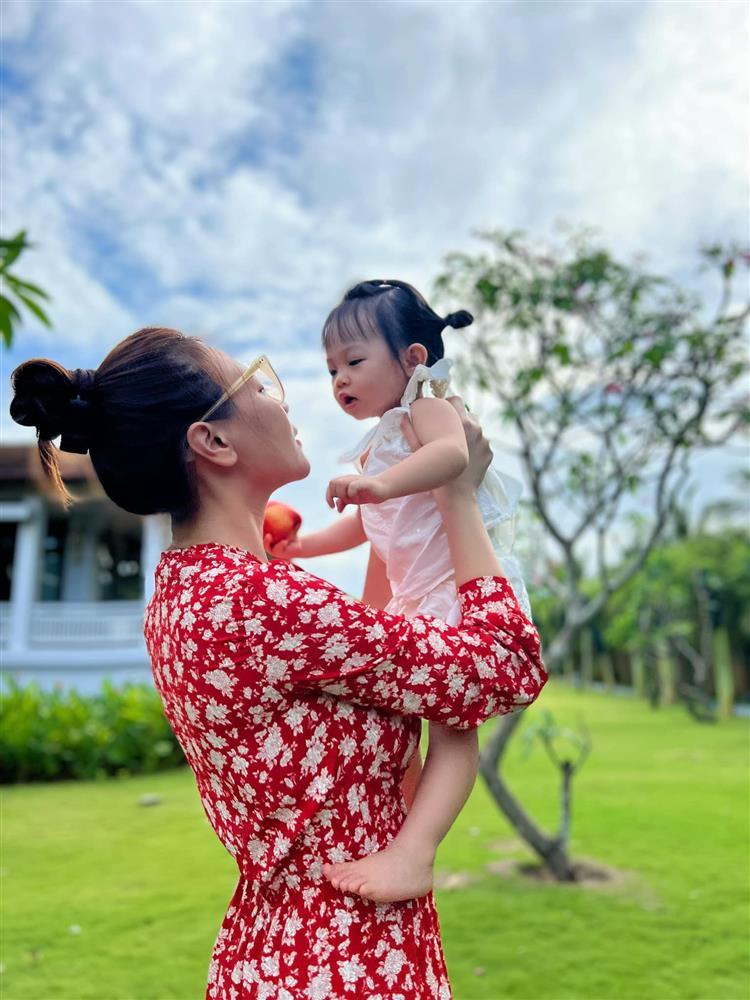 Đàm Thu Trang nói gì khi con gái bị chê mồm xấu giống mẹ-5