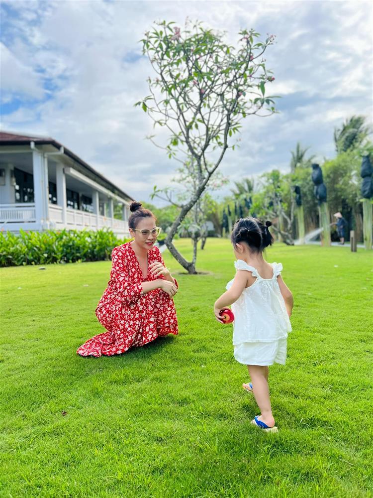 Đàm Thu Trang nói gì khi con gái bị chê mồm xấu giống mẹ-10