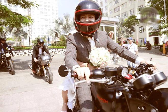 Sao Việt đón dâu kiểu 1-0-2: Hết trực thăng lại đi dream cho máu-14