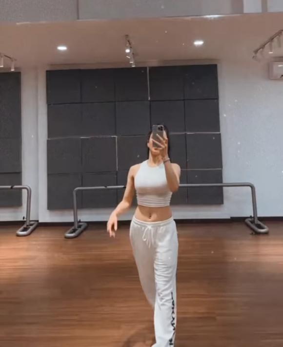 Lâu ngày mới tập nhảy, Diệp Lâm Anh gây nghiện với cơ bụng săn chắc-4