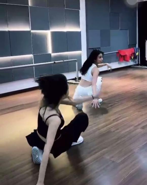 Lâu ngày mới tập nhảy, Diệp Lâm Anh gây nghiện với cơ bụng săn chắc-6