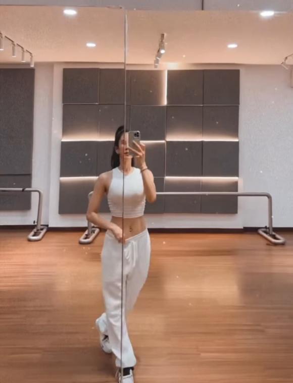 Lâu ngày mới tập nhảy, Diệp Lâm Anh gây nghiện với cơ bụng săn chắc-8