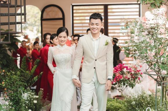 Bồ cũ Quang Hải khoe ảnh nét căng đám cưới diễn viên nổi tiếng-1