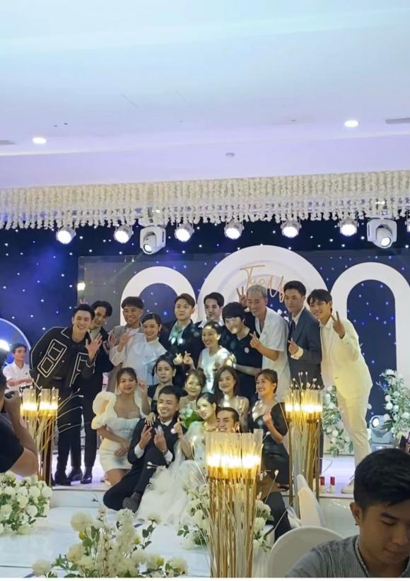 Quang Hai's ex-boyfriend shows off a picture of a famous actor's wedding-11