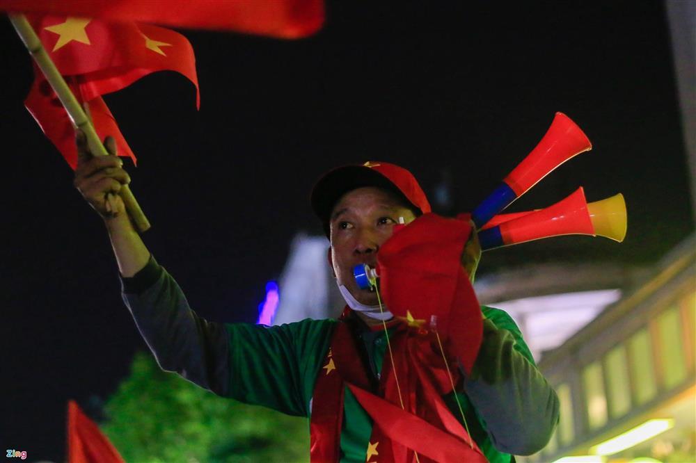 Chùm ảnh người dân vỡ òa trước chiến thắng của U23 Việt Nam-5