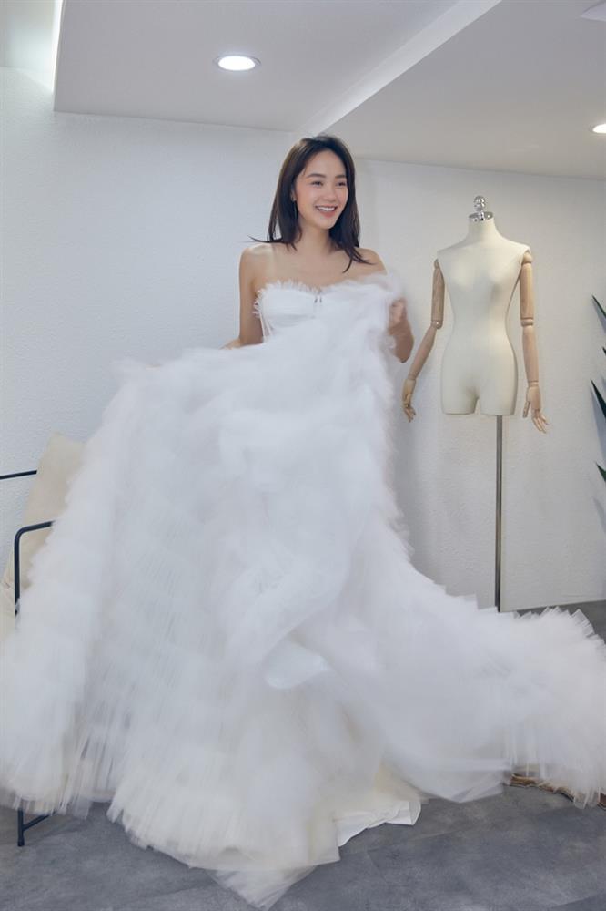 Cận cảnh những bộ váy trong ảnh cưới của Minh Hằng-6