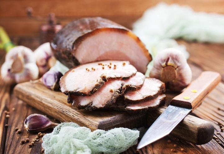 Người Nga mê mệt mỡ lợn muối, nhìn rất ngấy liệu có khó ăn?-7