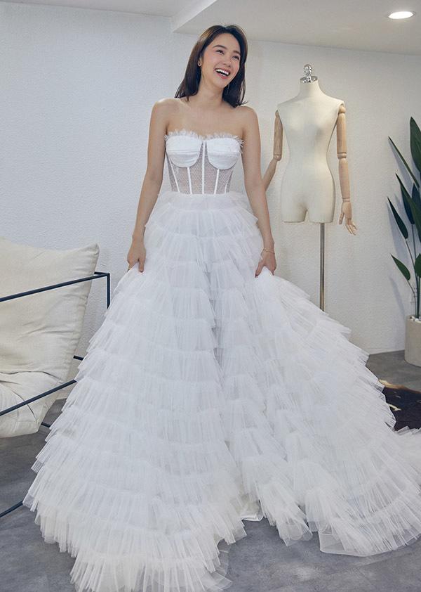 Những lần Minh Hằng gây sốt với loạt váy cưới xa xỉ-1