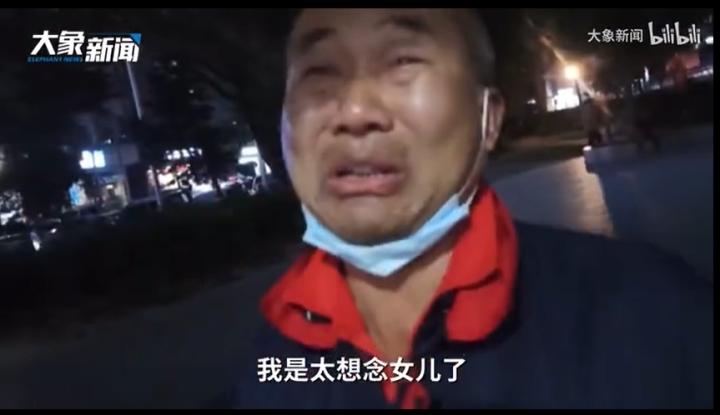 Cô gái thà sống ở nghĩa trang còn hơn về nhà, nghe lý do mới thấu hết-3