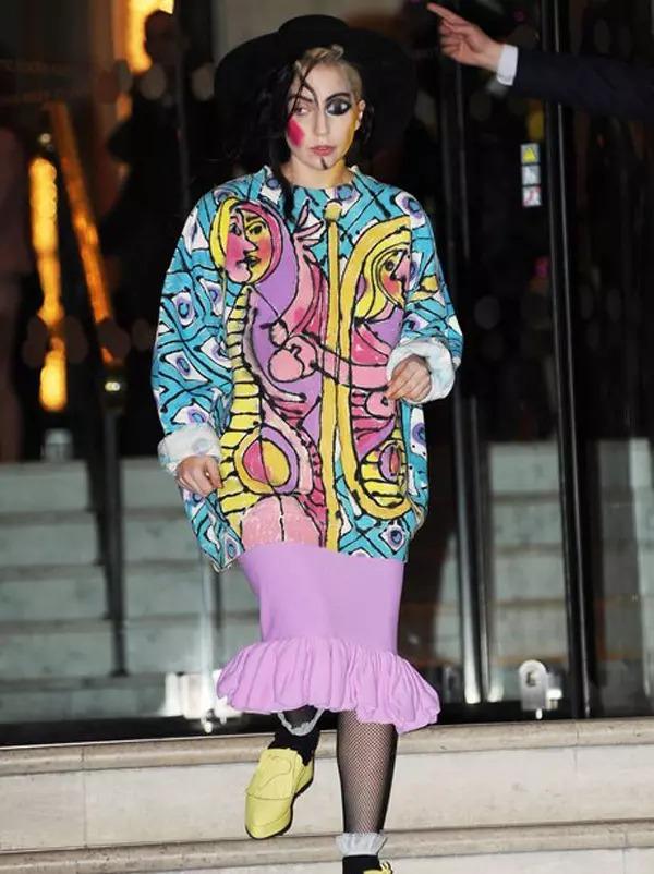 Những lần Lady Gaga ‘điên’ nhất: Từ váy thịt bò đến ‘không mặc gì’-10