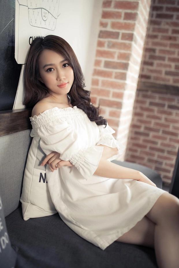 Nhan sắc trái ngược 2 người đẹp vướng tin đồn yêu Tiến Linh-4