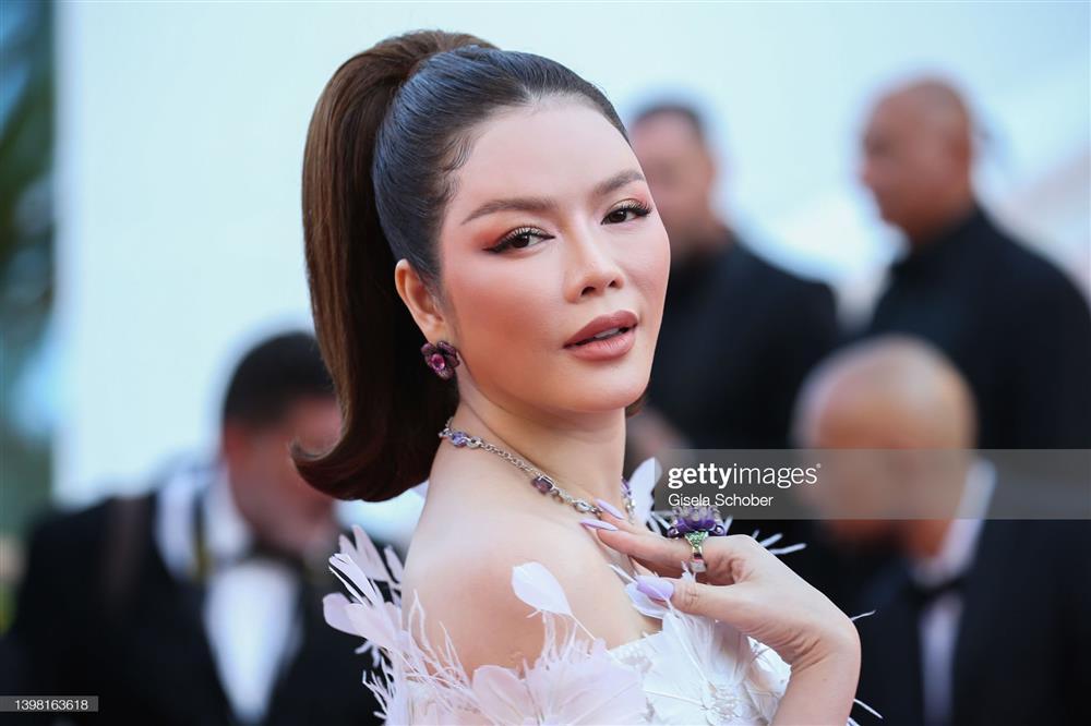 Ống kính quốc tế phơi bày nhan sắc thật Lý Nhã Kỳ tại Cannes-9