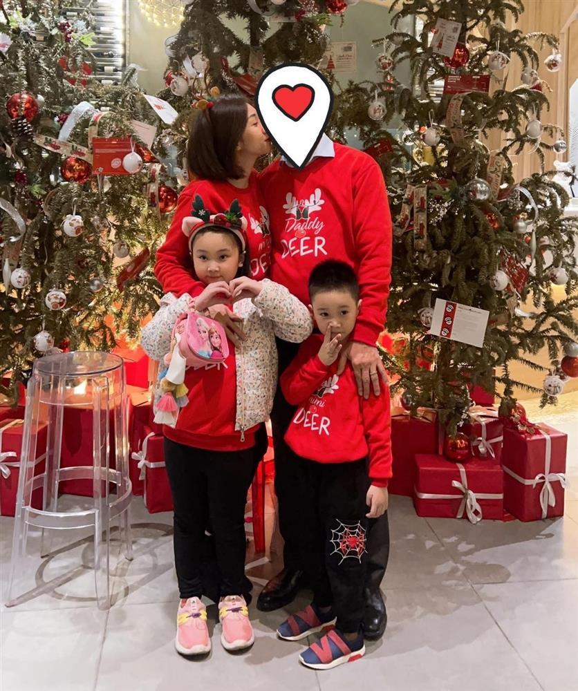 Lều Phương Anh nhá ảnh đầu tiên về con thứ 3 sơ sinh-4