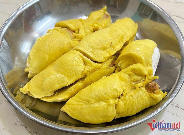 Khu vườn sầu riêng Musang King chờ chín rụng bán 3 triệu/quả-9