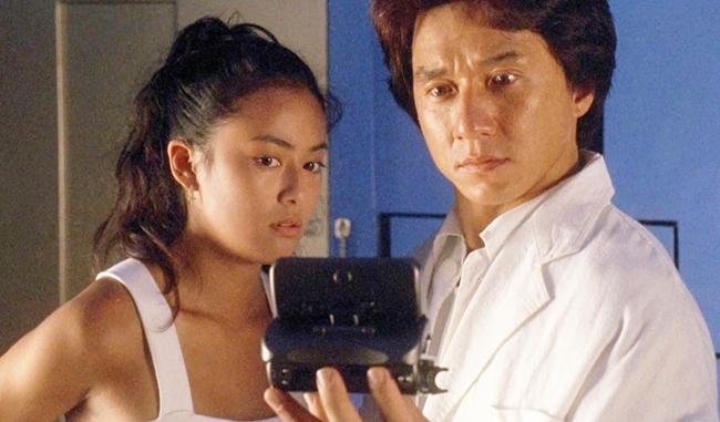 Cựu phóng viên CNN và dàn mỹ nhân 18+ đóng phim Thành Long-18