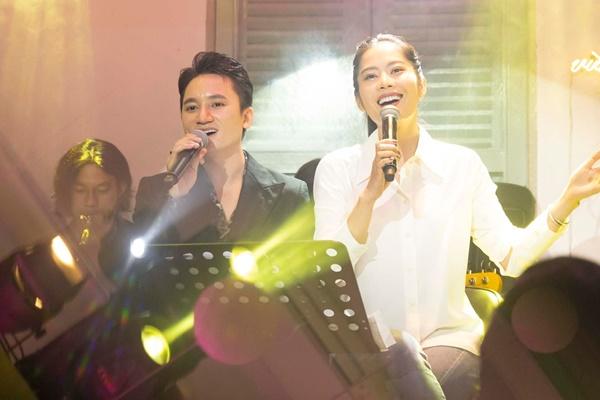 Nam Em chơi lạ, hát luôn cùng chủ hit khỏi lo bị đánh bản quyền-2