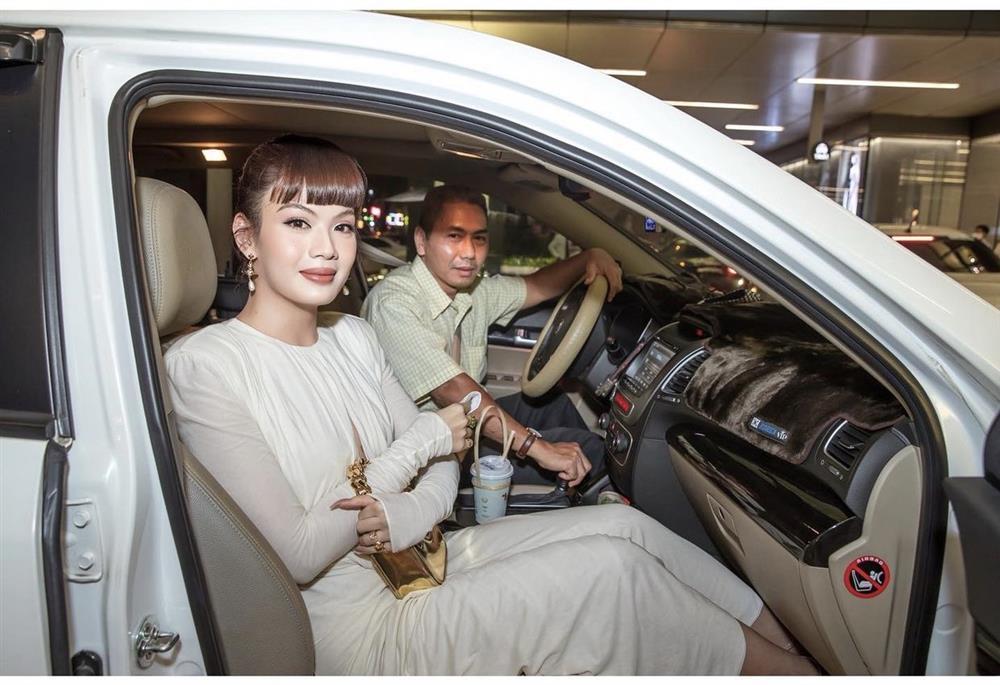 Đi giày 20cm, Đào Bá Lộc như người khổng lồ bên bố ruột-1