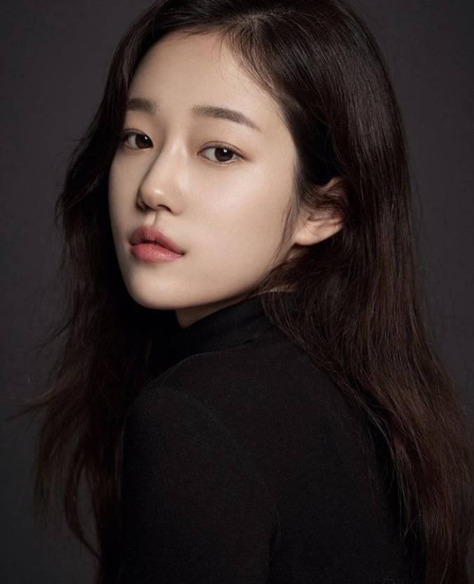 5 nữ diễn viên Hàn tỏa sáng nửa đầu năm 2022-10