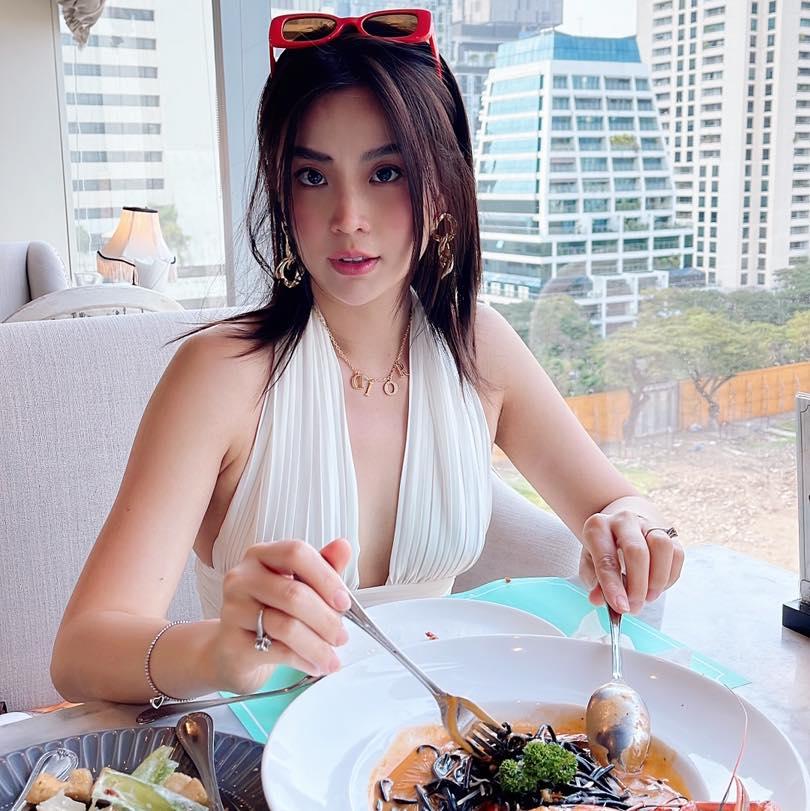 Sao Việt hôm nay 21/5: Hồ Ngọc Hà nhầm lẫn thời gian gây cười-4