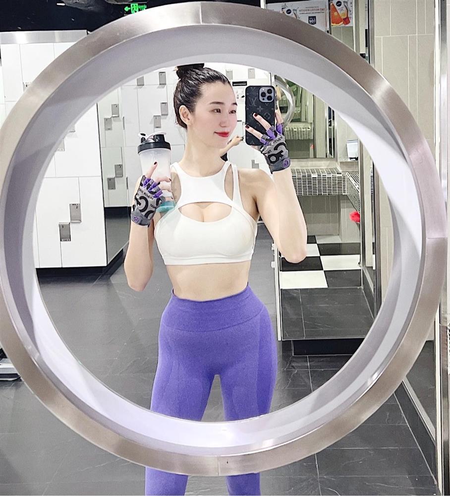 Sao Việt hôm nay 21/5: Hồ Ngọc Hà nhầm lẫn thời gian gây cười-7