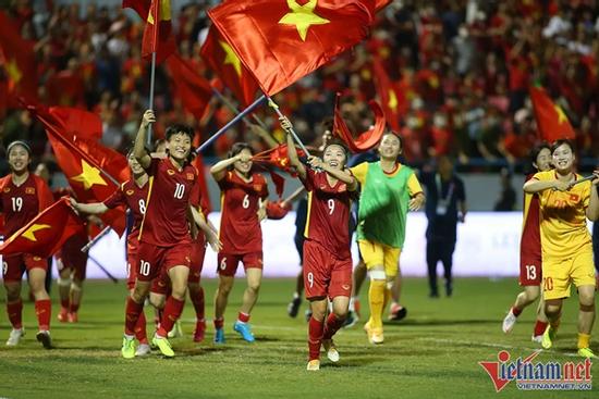 Vô địch SEA Games, tuyển nữ Việt Nam nhận mưa tiền thưởng