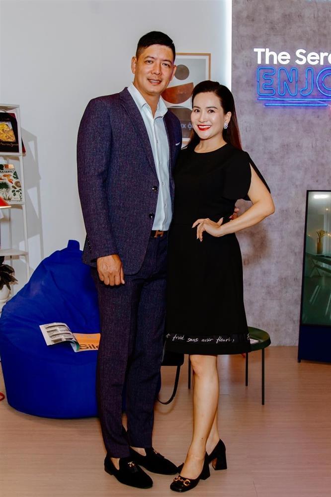 Bà xã Bình Minh diện áo tắm lộn mèo cực đỉnh-8