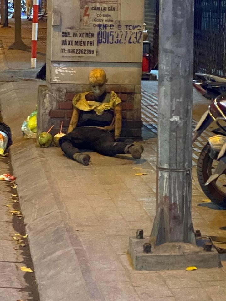 Những màn vứt rác hãi hùng khiến người đi đường sợ rớt tim-2