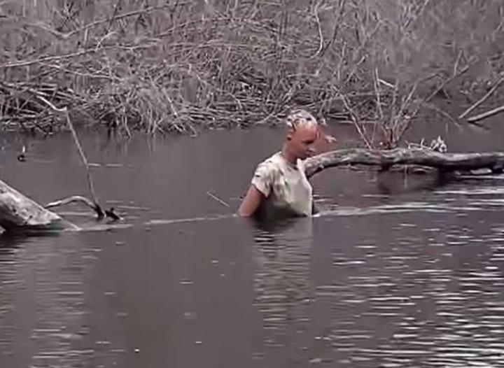 Những màn vứt rác hãi hùng khiến người đi đường sợ rớt tim-8