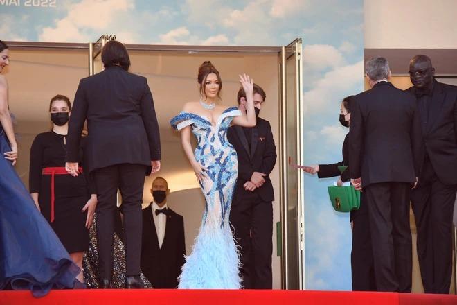 Lý Nhã Kỳ ở Cannes: 50 tỷ là tiền quần áo, đi lại của ekip, chưa tính kim cương-3