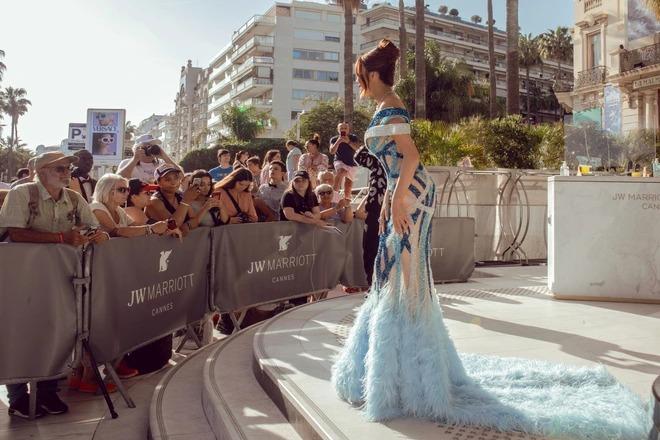 Lý Nhã Kỳ ở Cannes: 50 tỷ là tiền quần áo, đi lại của ekip, chưa tính kim cương-4