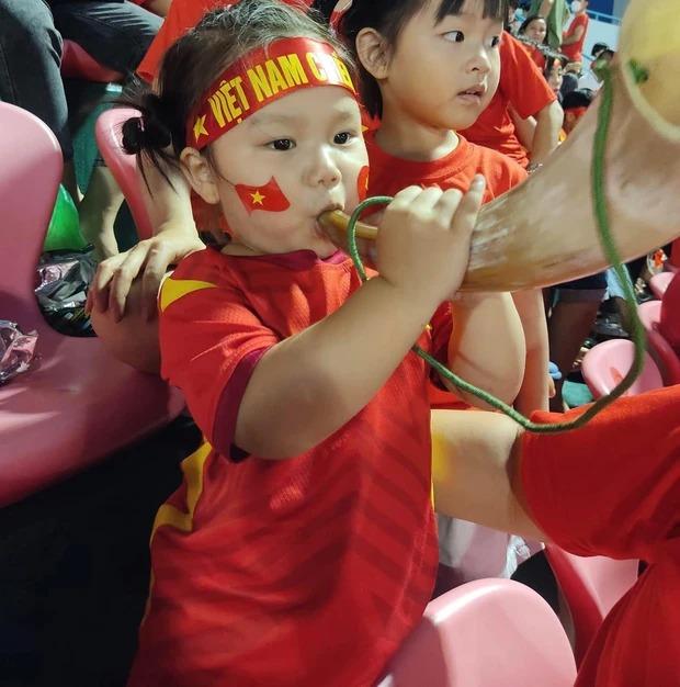 Hot girl ĐT nữ Việt Nam và mối tình chị em: Tuyên bố giải nghệ để kết hôn-6