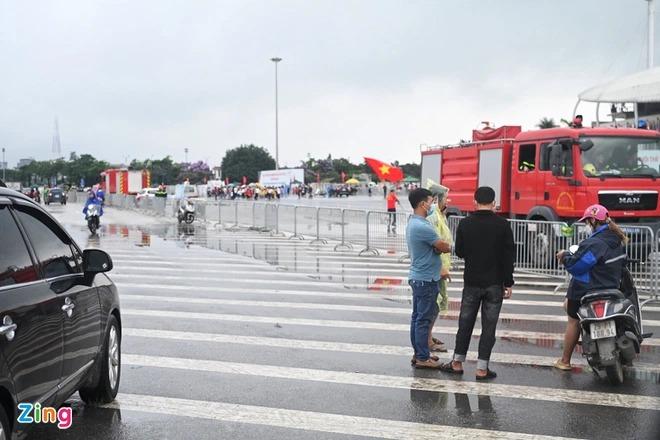 Vé chợ đen trận Việt Nam - Thái Lan sụt giá mạnh trước giờ bóng lăn-1