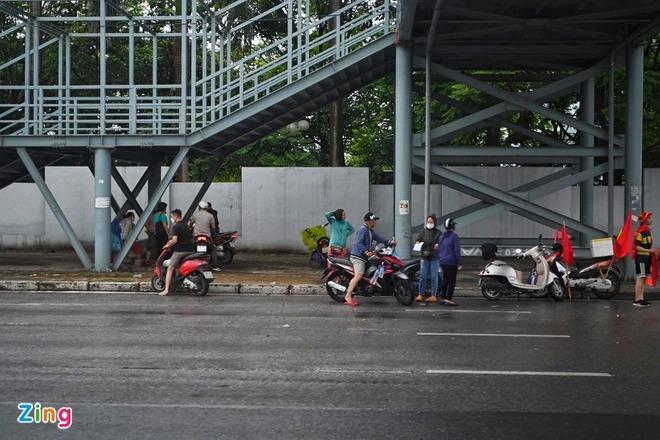Vé chợ đen trận Việt Nam - Thái Lan sụt giá mạnh trước giờ bóng lăn-2