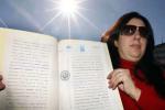 Người phụ nữ 'sở hữu' mặt trời: Thu thuế nhân loại, chia đất để bán