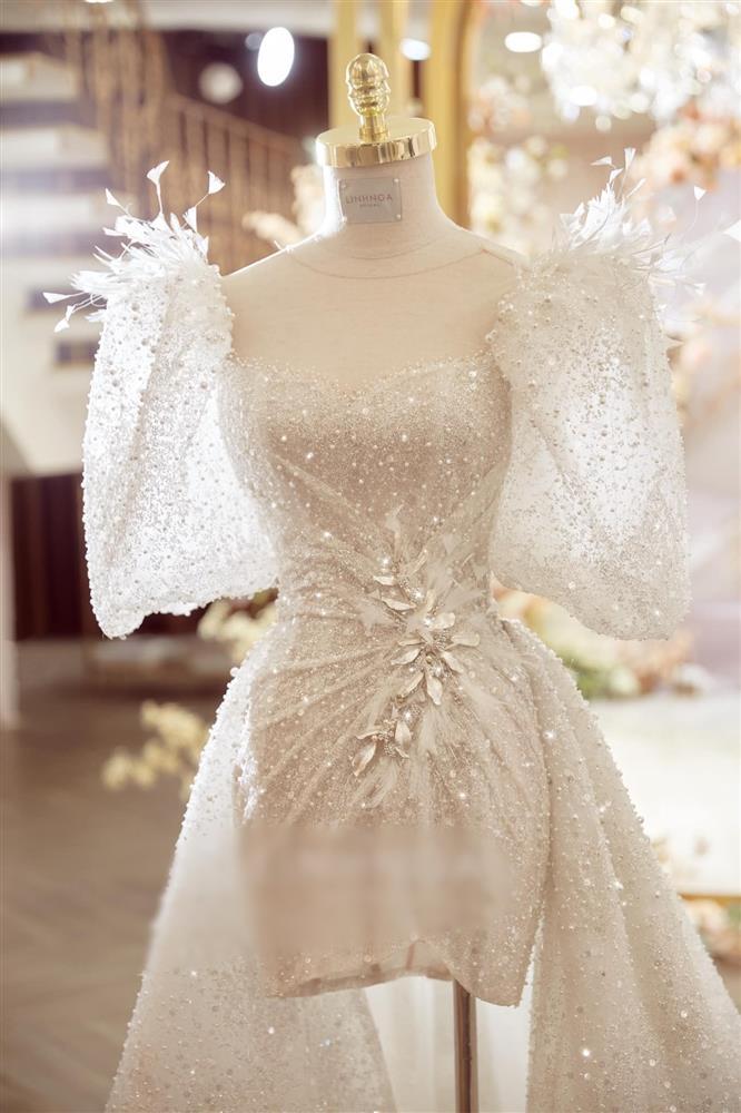 Vợ Bùi Tiến Dũng mặc váy cưới của mình đi đám cưới người khác?-5