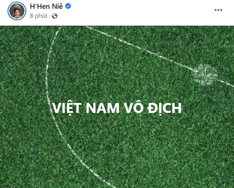 Sao Việt ăn mừng U23 Việt Nam: Nam Thư khô máu sân Mỹ Đình-6