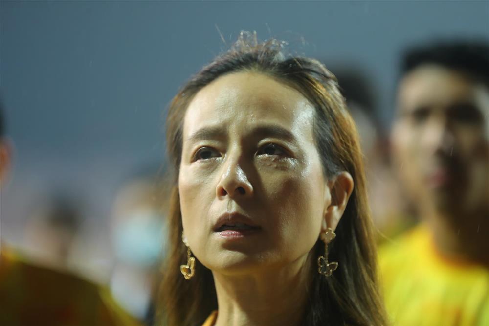 The head of the Thai football team burst into tears when the Vietnamese team declared themselves king-4