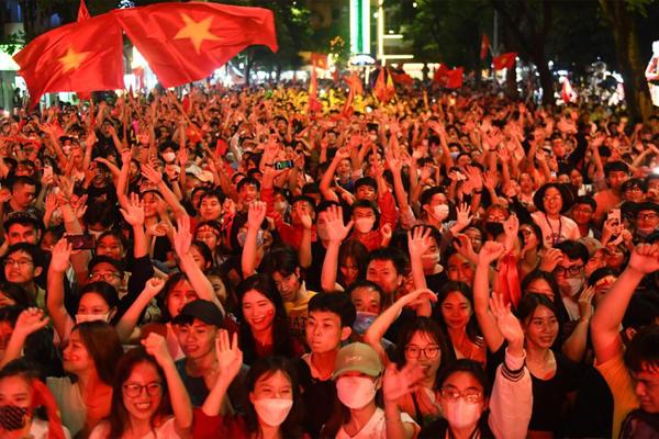 Fans across the country took to the streets to celebrate the resounding victory of U23 Vietnam